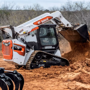 Bobcat T76 Compact Track Loader - Skid Steer - Scraping Soil